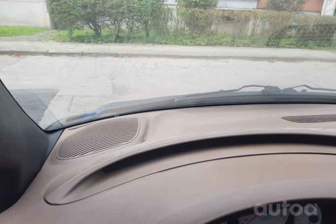 Chrysler Voyager 4 generation [restyling] Minivan Grand