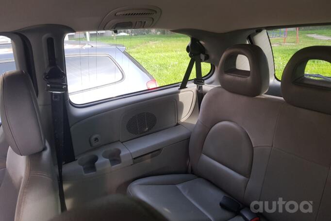 Chrysler Voyager 4 generation [restyling] Minivan Grand