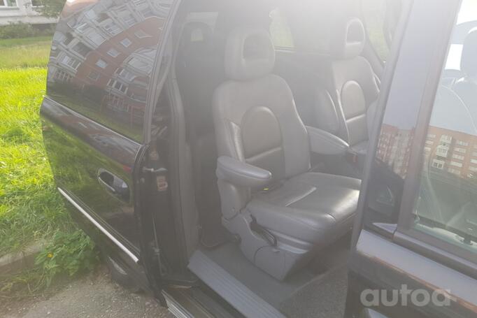 Chrysler Voyager 4 generation [restyling] Minivan Grand