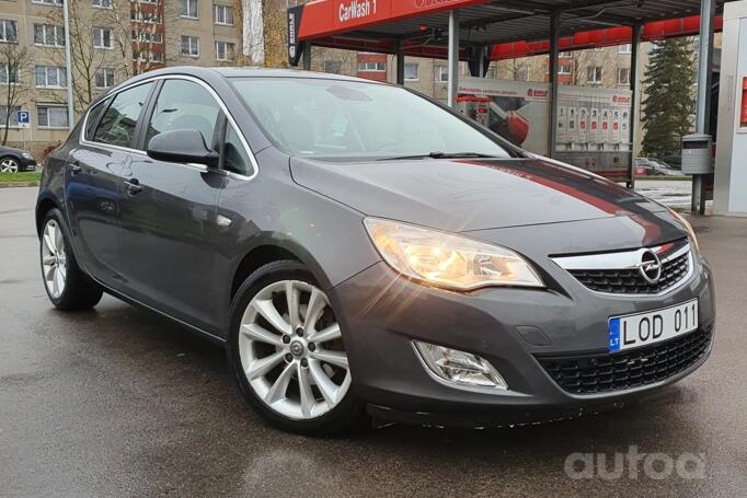 Opel Astra J Hatchback 5-doors