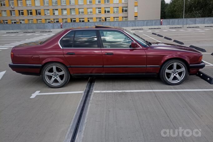 BMW 7 Series E32 Sedan