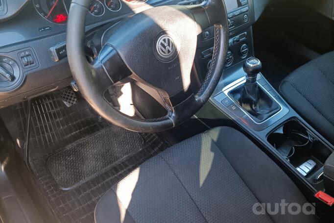 Volkswagen Passat B6 wagon 5-doors