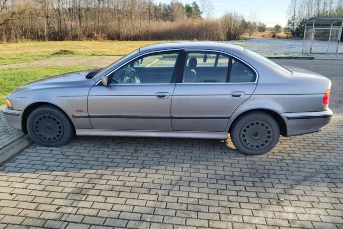 BMW 5 Series E39 Sedan 4-doors