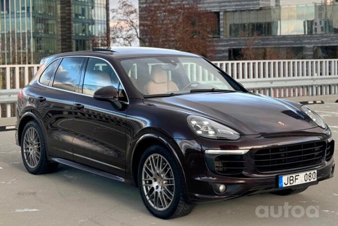 Porsche Cayenne 958 [restyling] Crossover