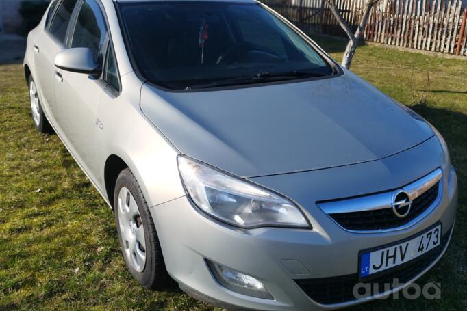 Opel Astra J Hatchback 5-doors