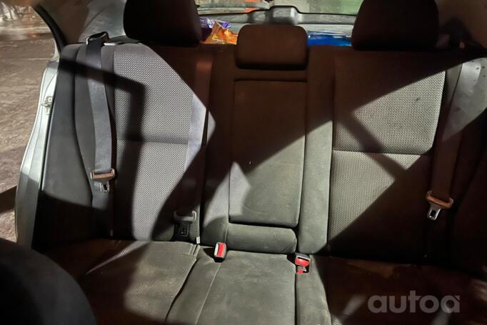 Toyota Avensis 2 generation Sedan