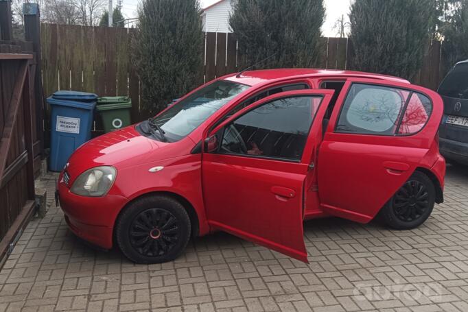 Toyota Yaris 1 generation