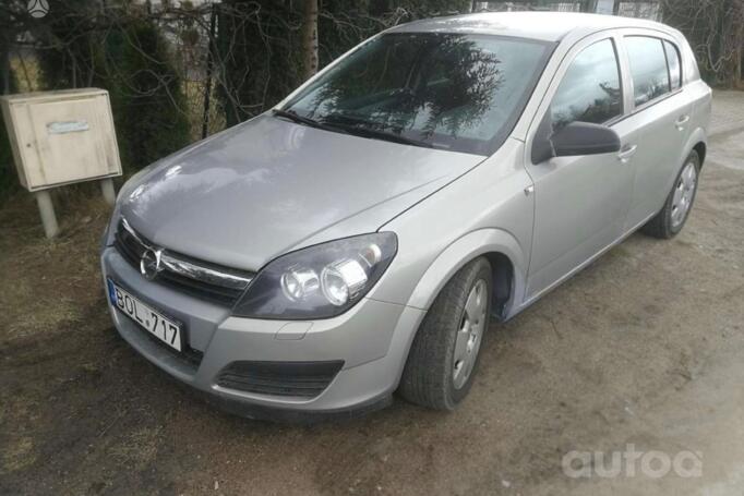 Opel Astra H Hatchback