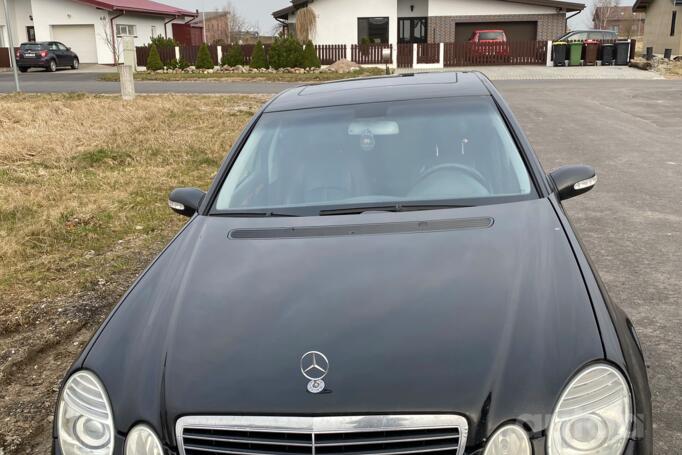 Mercedes-Benz E-Class W211 Sedan