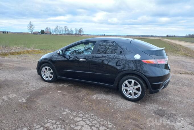 Honda Civic 8 generation Hatchback 5-doors