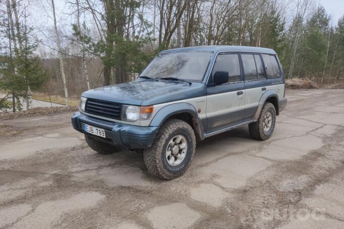 Mitsubishi Pajero 2 generation High Roof Wagon SUV 5-doors
