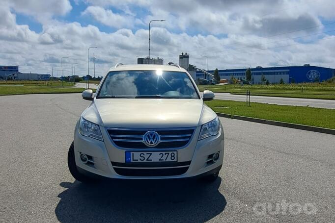 Volkswagen Tiguan 1 generation Crossover
