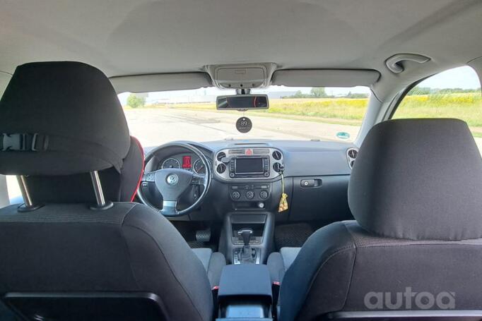 Volkswagen Tiguan 1 generation Crossover