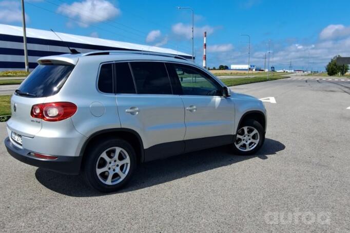 Volkswagen Tiguan 1 generation Crossover