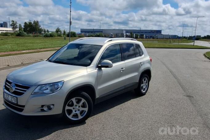 Volkswagen Tiguan 1 generation Crossover