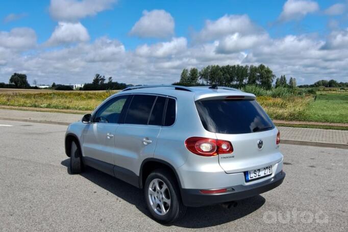 Volkswagen Tiguan 1 generation Crossover