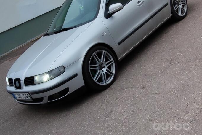 SEAT Toledo 2 generation Sedan