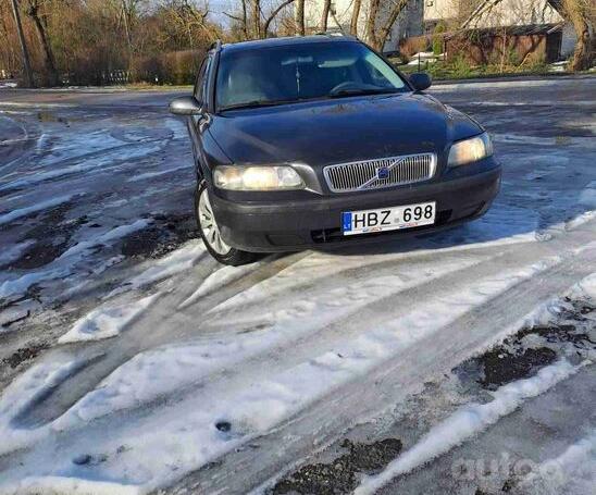 Volvo V70 2 generation wagon