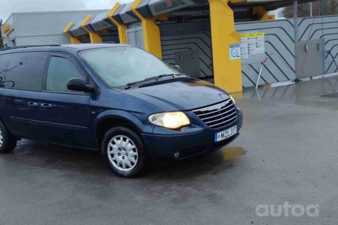Chrysler Voyager 4 generation [restyling] Minivan Grand