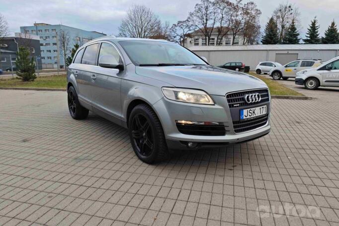 Audi Q7 4L Crossover