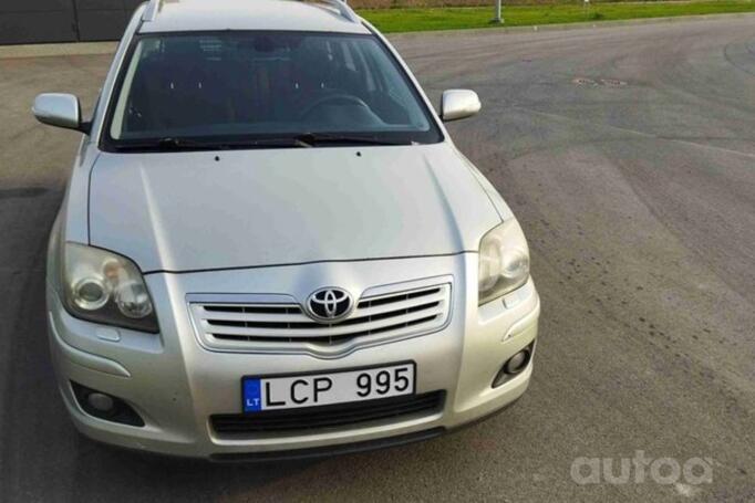 Toyota Avensis 2 generation wagon