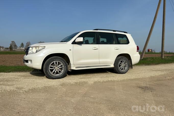 Toyota Land Cruiser 200