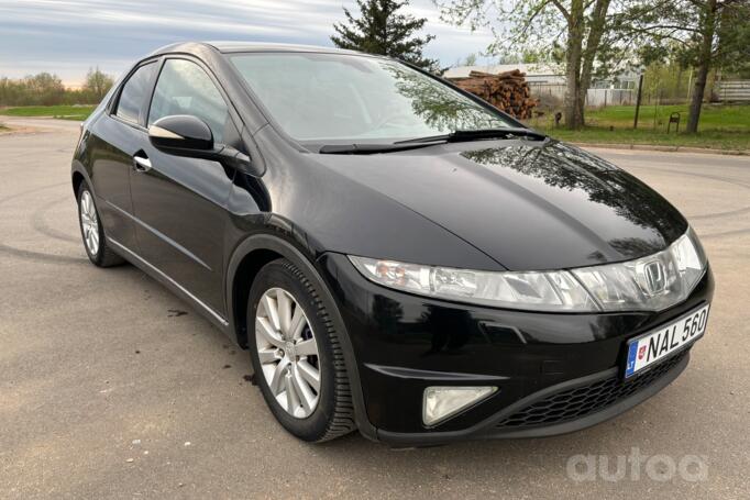 Honda Civic 8 generation Hatchback 5-doors