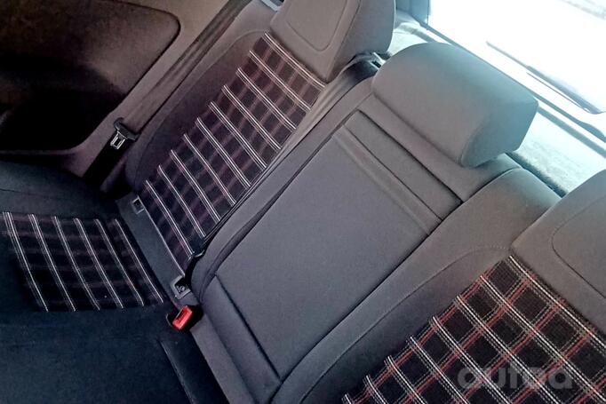 Volkswagen Golf GTI 5 generation