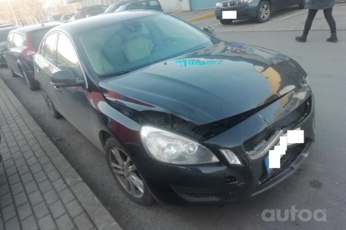 Volvo S60 2 generation Sedan