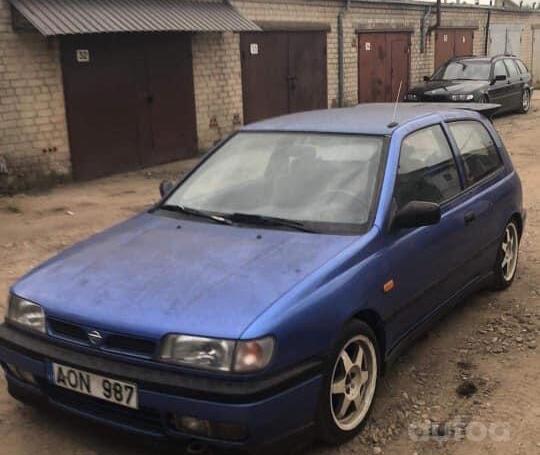 Nissan Sunny B14 Sedan