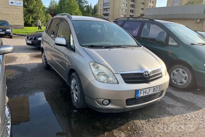 Toyota Corolla Verso 1 generation Minivan