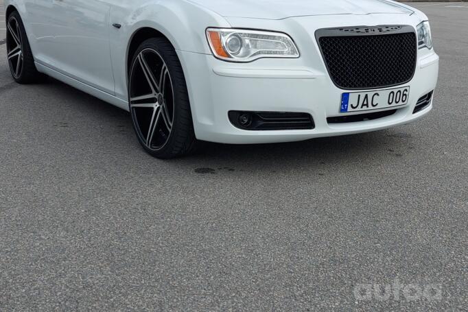 Chrysler 300C 2 generation Sedan 4-doors