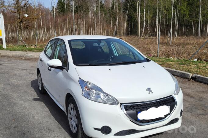 Peugeot 208 1 generation Hatchback 5-doors