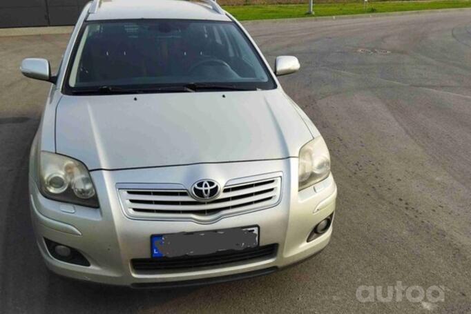 Toyota Avensis 2 generation wagon