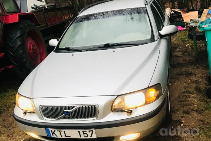 Volvo V70 2 generation wagon