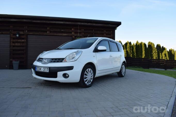 Nissan Note E11 Hatchback