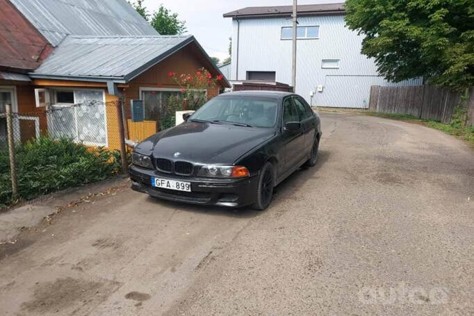 BMW 5 Series E39 Sedan 4-doors