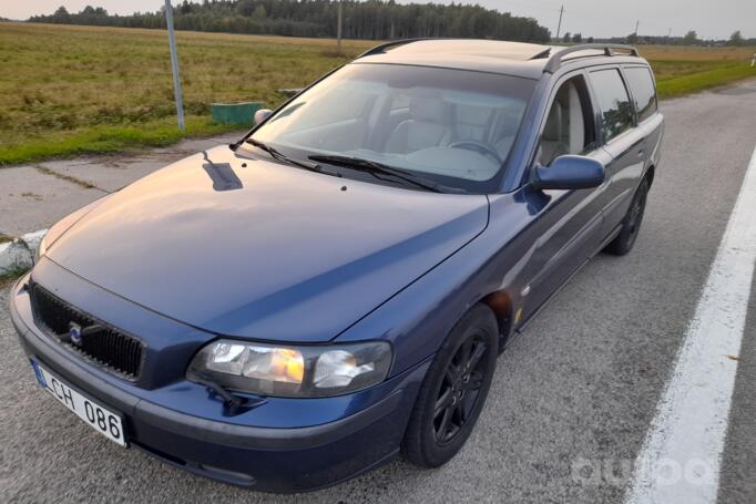 Volvo V70 2 generation wagon