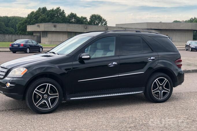 Mercedes-Benz M-Class W164 Crossover 5-doors