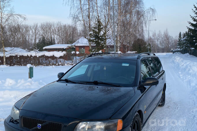 Volvo V70 2 generation wagon