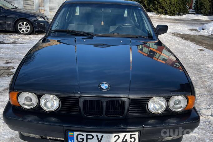 BMW 5 Series E34 Sedan