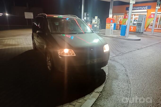 Volkswagen Touran 1 generation Minivan