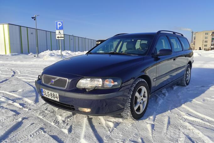 Volvo V70 2 generation wagon