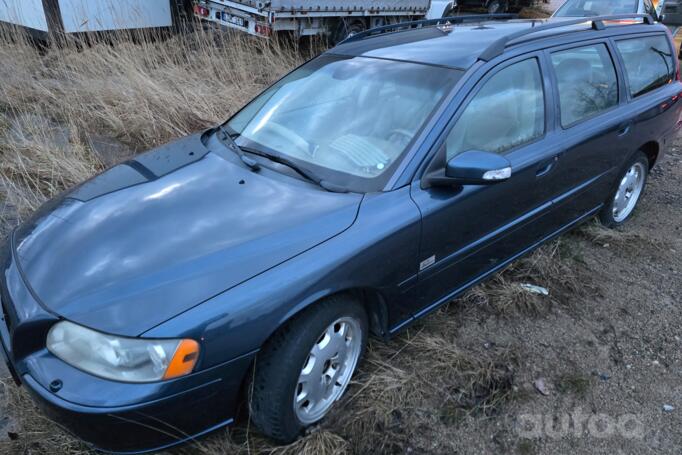 Volvo V70 2 generation [restyling] wagon 5-doors