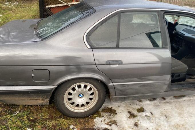 BMW 5 Series E34 Sedan