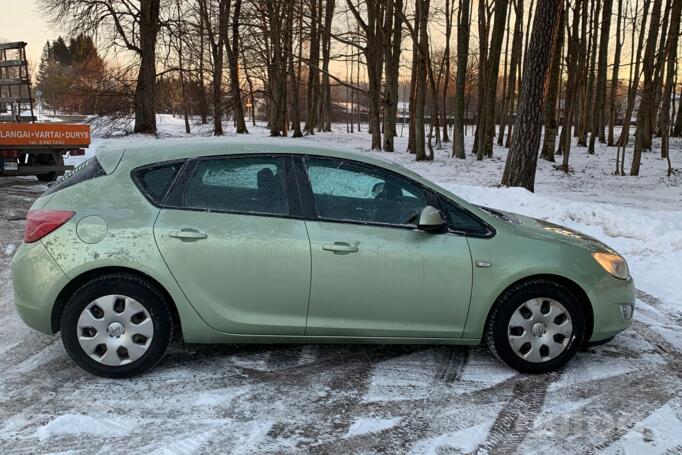 Opel Astra J Hatchback 5-doors