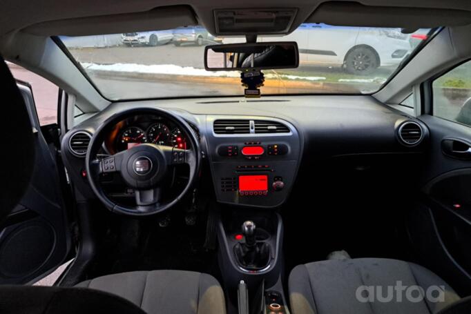 SEAT Leon 2 generation Hatchback 5-doors