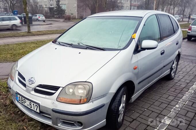 Nissan Almera Tino V10 Minivan