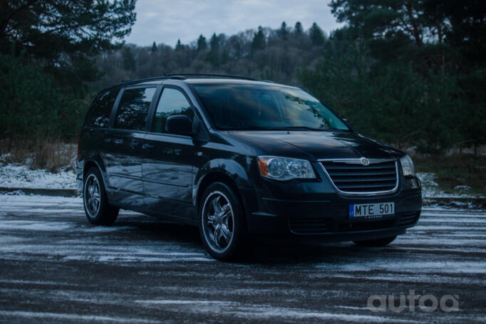 Chrysler Voyager 5 generation Grand minivan