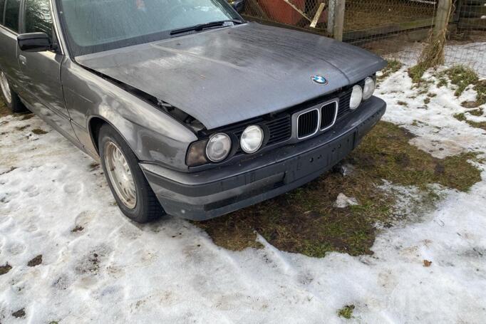 BMW 5 Series E34 Sedan